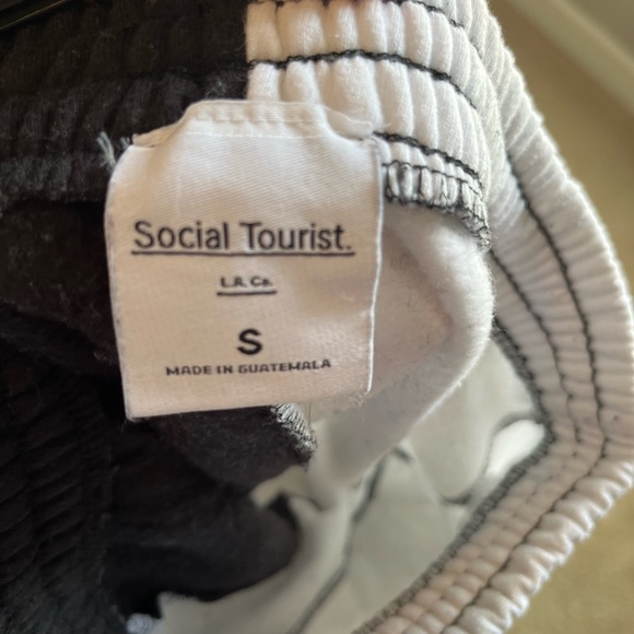 Hollister Social Tourist shorts - Picture 3 of 3